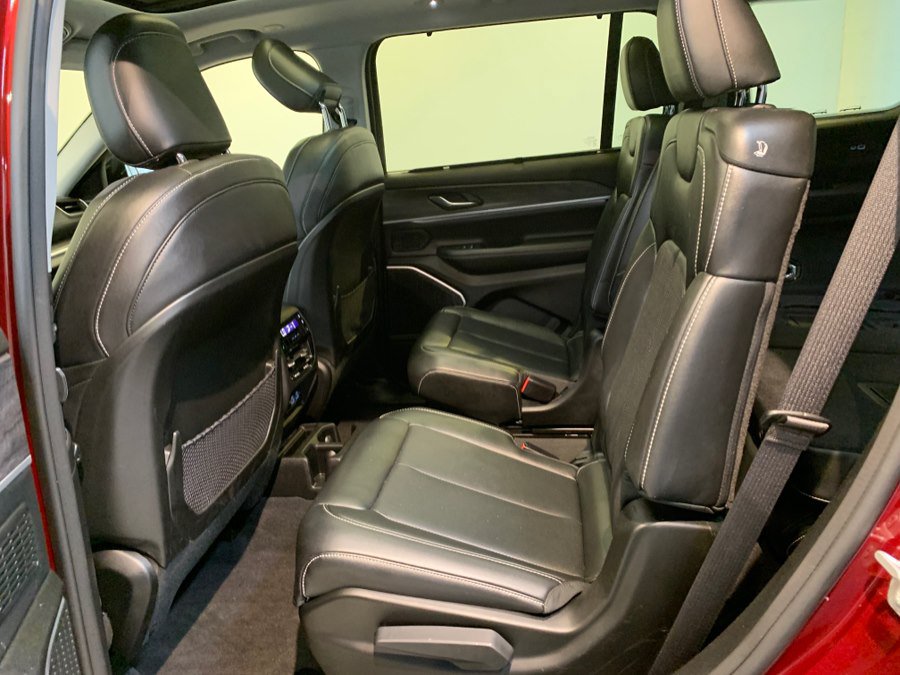 Used 2022 Jeep Grand Cherokee L Limited w/ Luxury Tech Group II AWD/4WD image 46