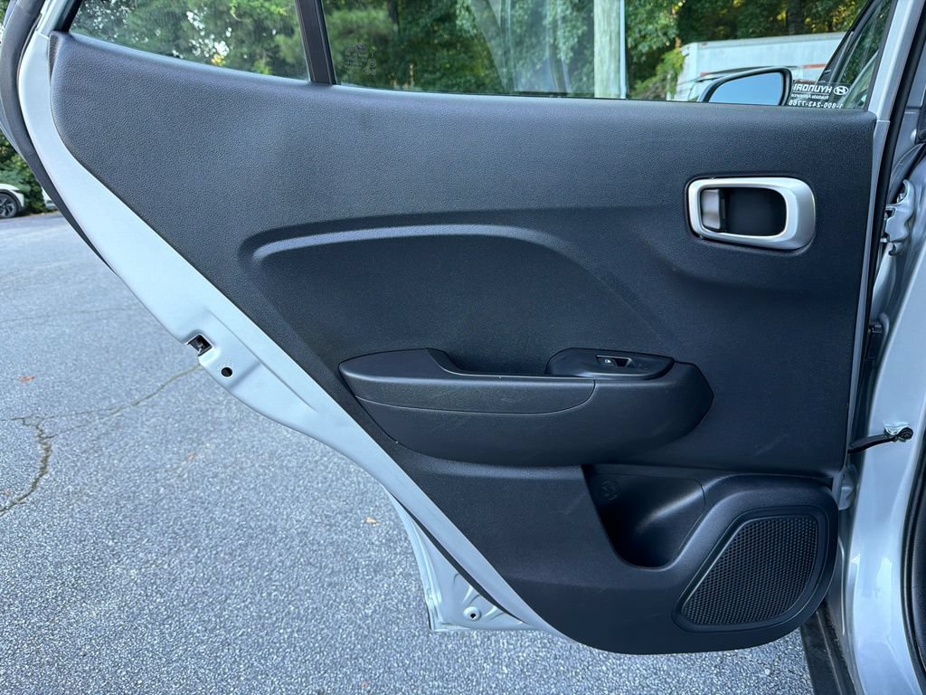 Used 2021 Hyundai Venue SE FWD image 21
