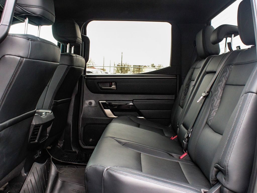 Used 2025 Toyota Tundra Limited AWD/4WD image 33