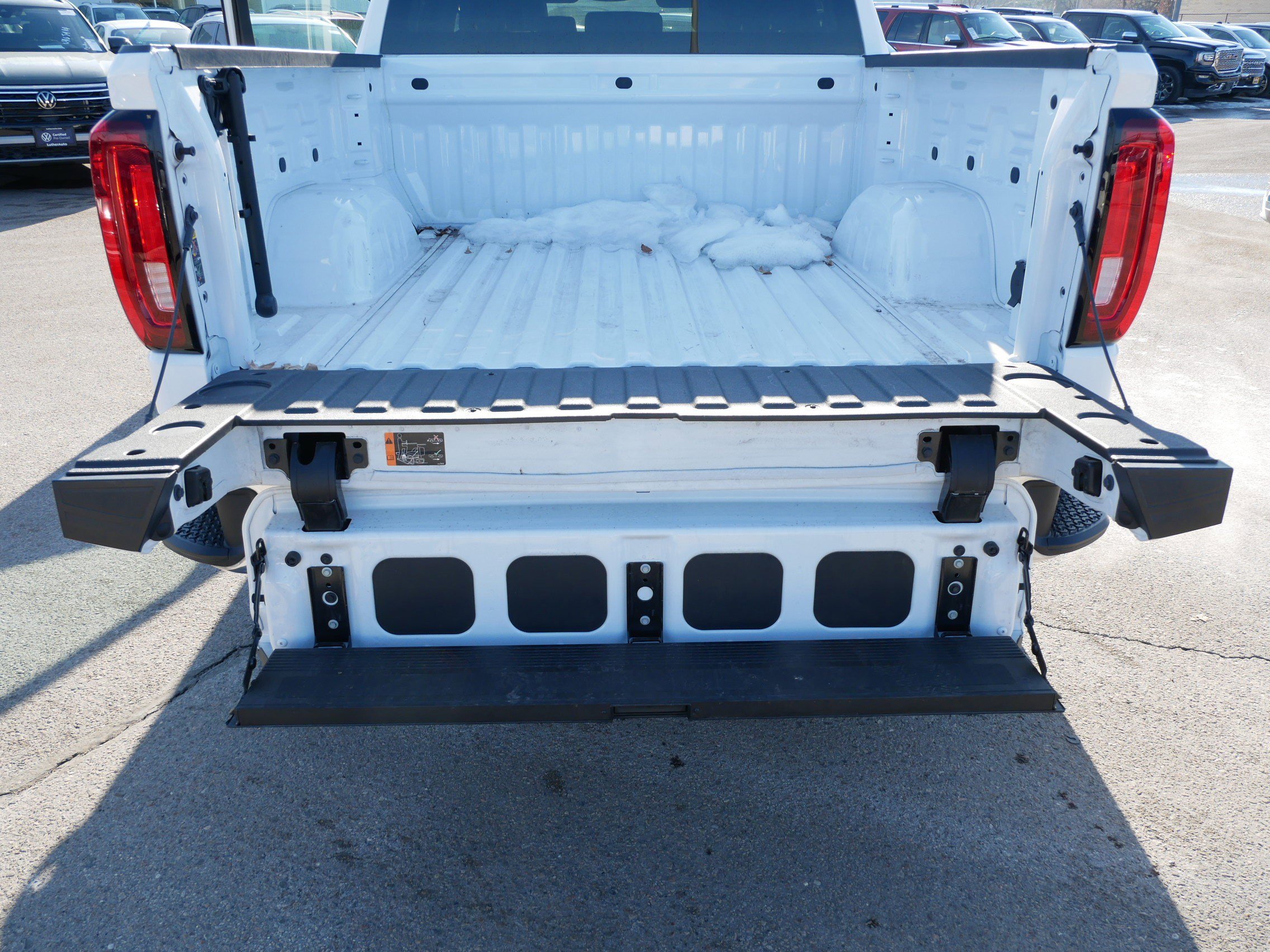 Used 2025 GMC Sierra 1500 SLT AWD/4WD image 18