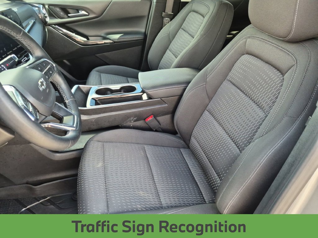 Used 2025 Chevrolet Equinox LT w/ Safety and Technology Package AWD/4WD image 16