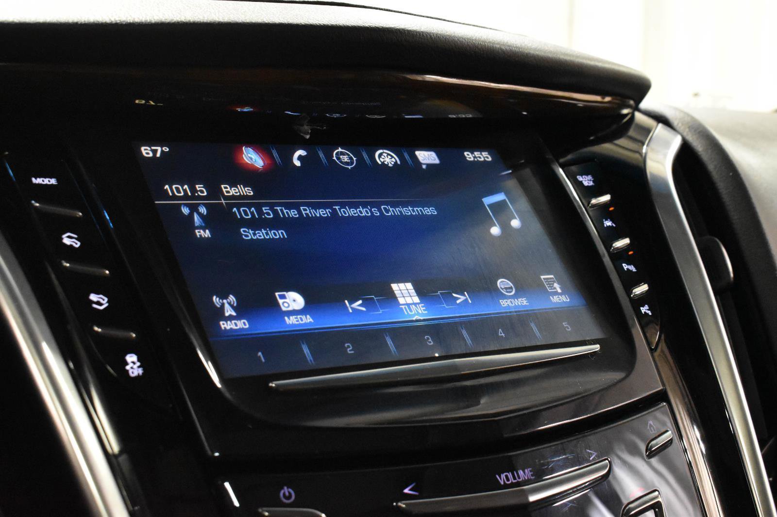 Used 2019 Cadillac Escalade Premium Luxury image 16