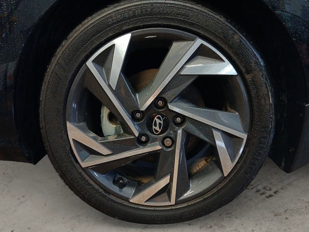 Certified 2025 Hyundai Elantra Sport FWD image 14