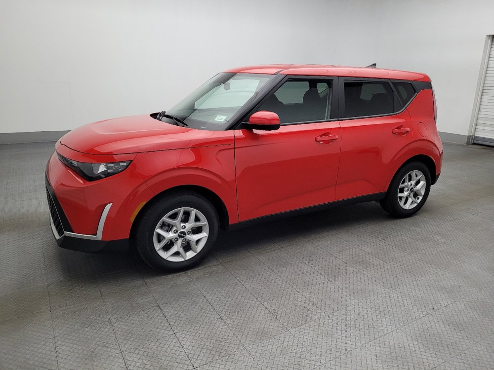 Used 2025 Kia Soul LX w/ LX Technology Package image 2