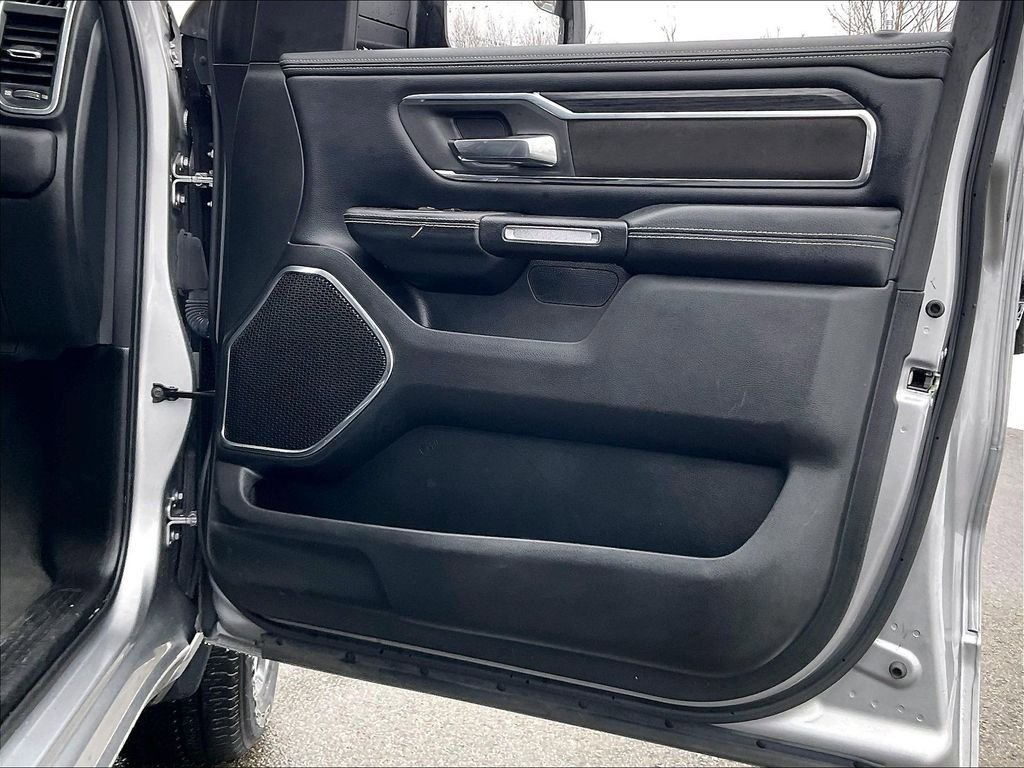 Used 2024 RAM 1500 Laramie AWD/4WD image 11