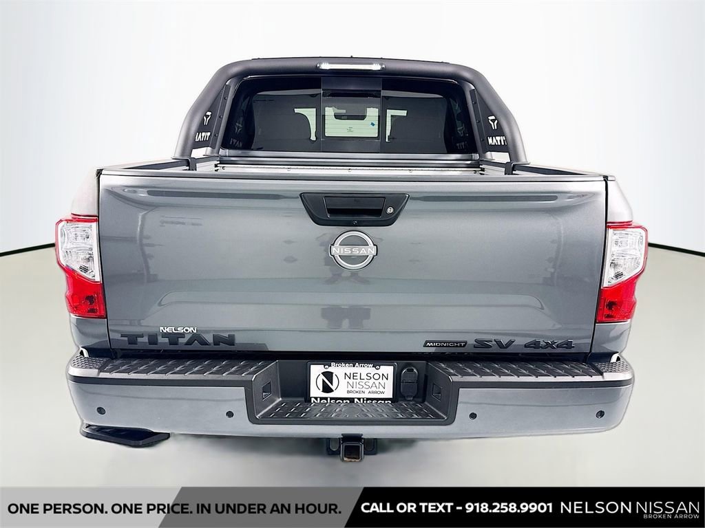 Used 2024 Nissan Titan SV image 6