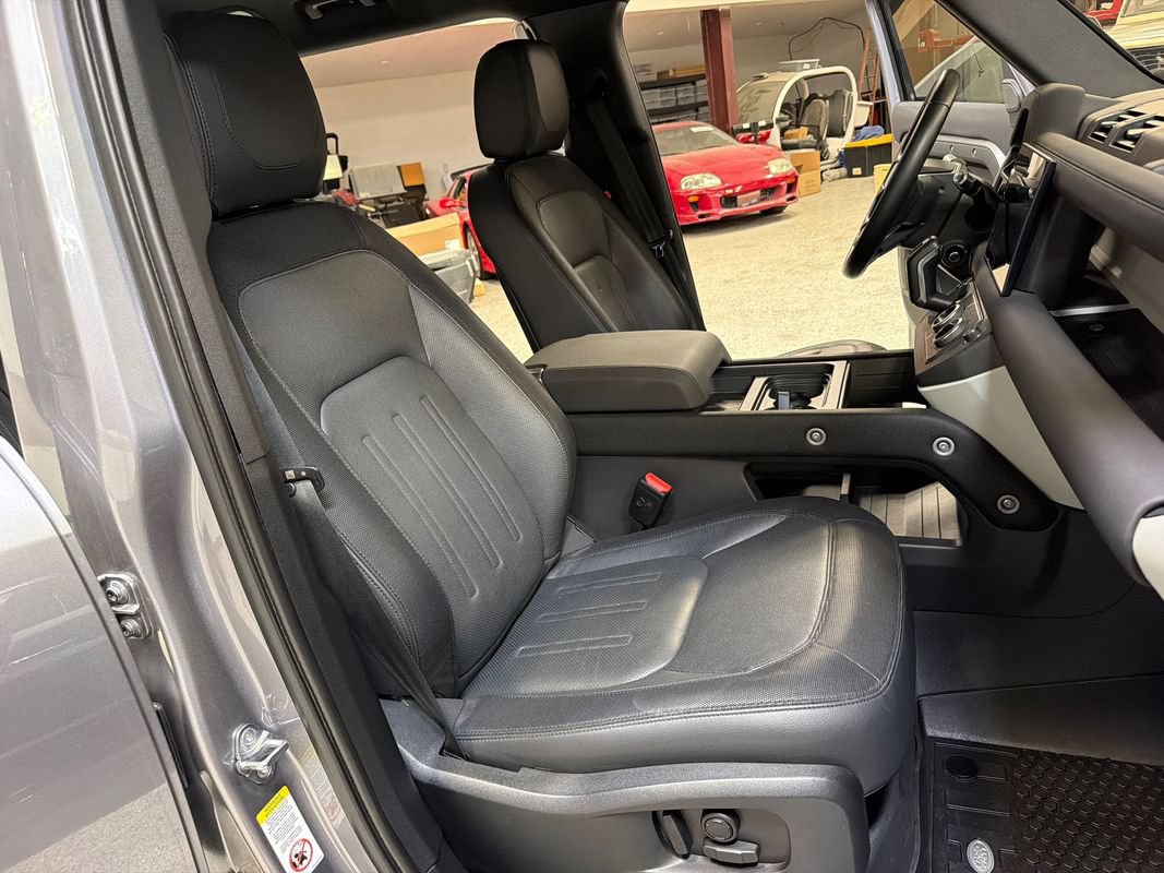 Used 2022 Land Rover Defender 110 X-Dynamic SE AWD/4WD image 38