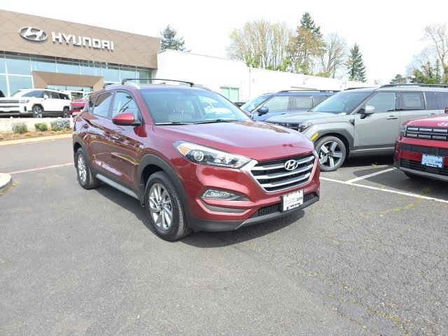 Used 2017 Hyundai Tucson SE image 2