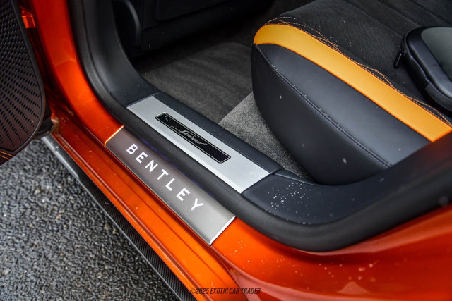 Used 2024 Bentley Flying Spur W12 image 23