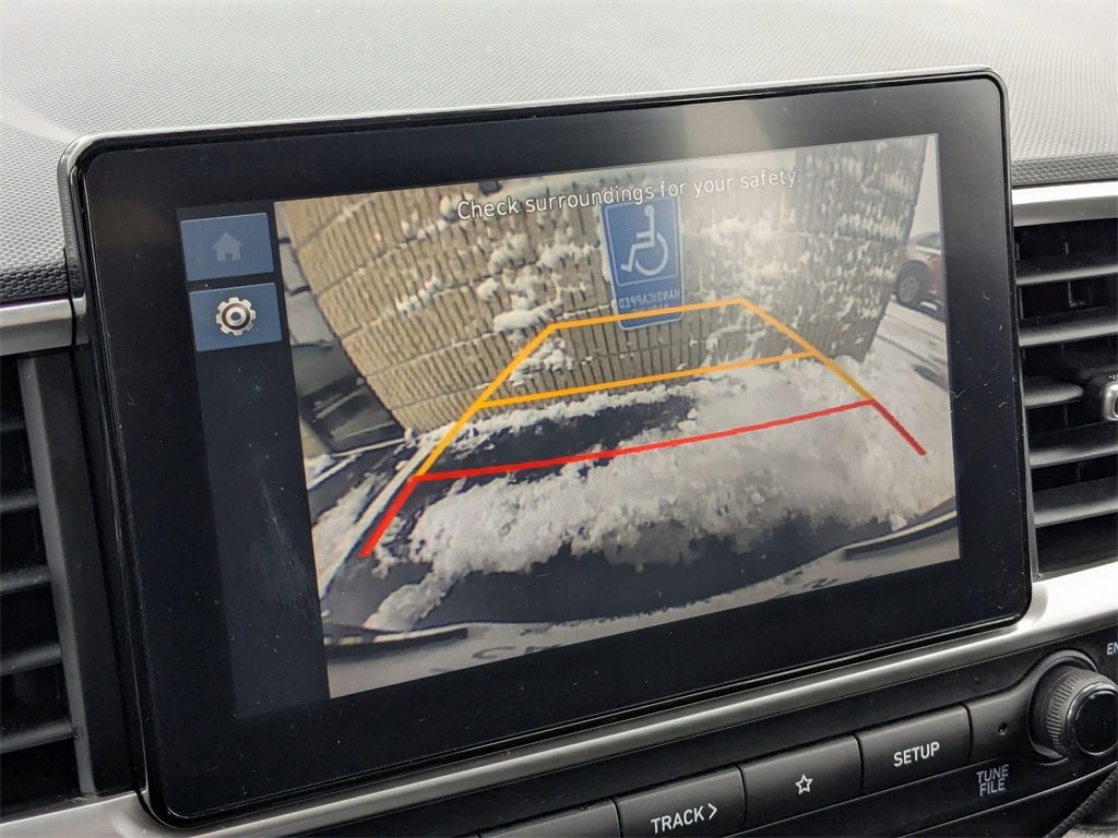 Used 2025 Hyundai Venue SEL image 23