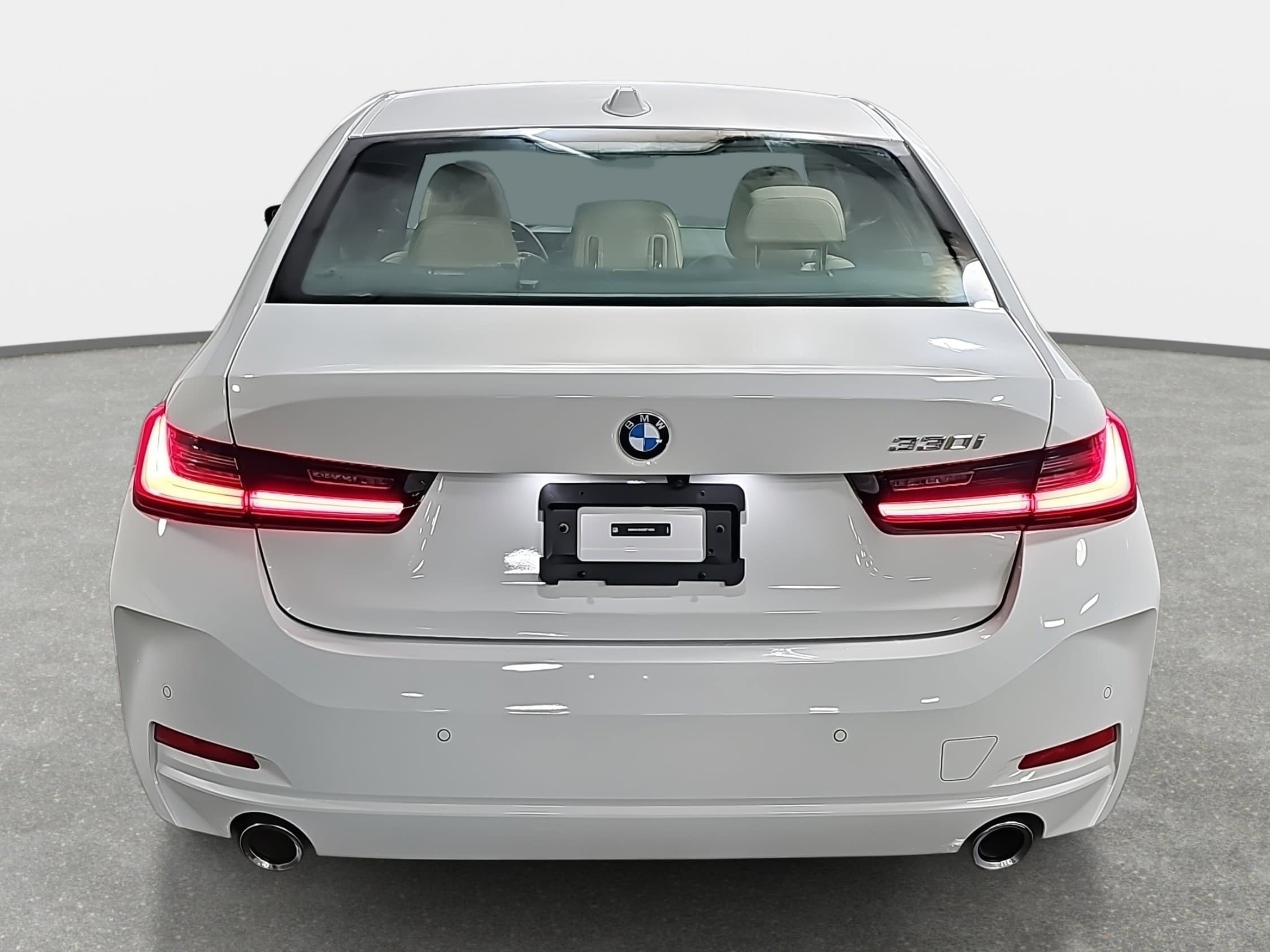 Certified 2025 BMW 330i Sedan w/ Premium Package image 6