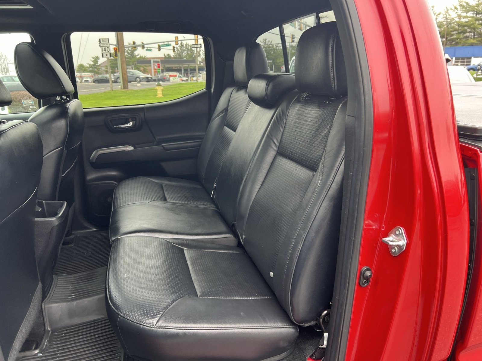 Used 2023 Toyota Tacoma Limited image 24