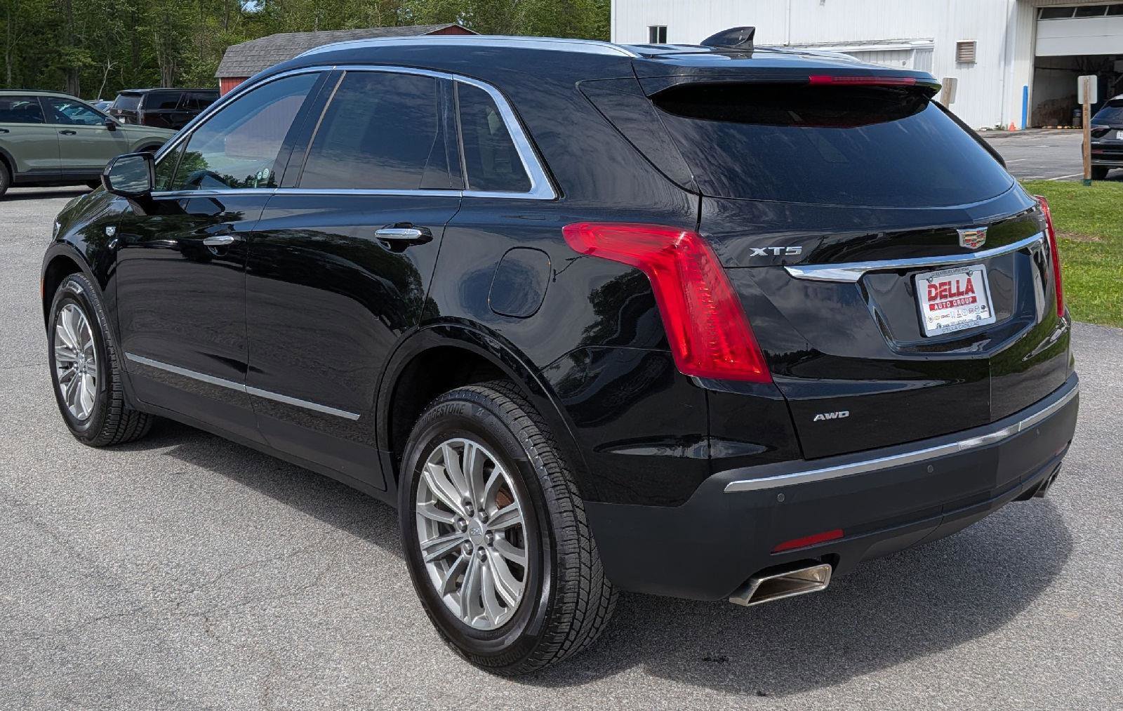Used 2017 Cadillac XT5 Luxury w/ Driver Awareness Package AWD/4WD image 7