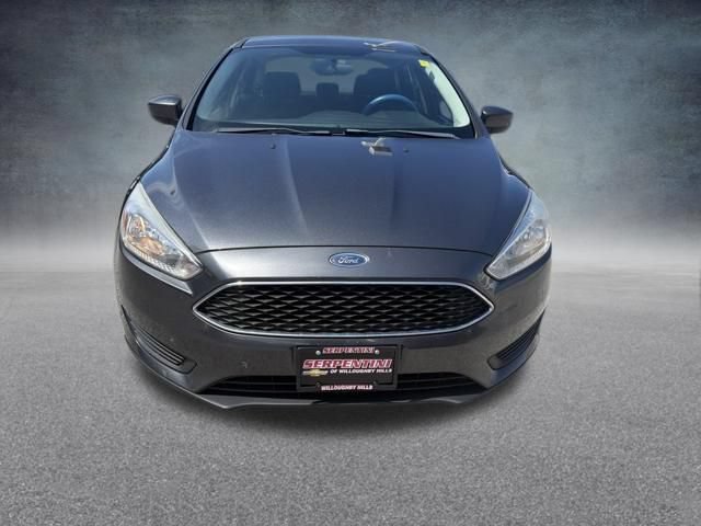 Used 2018 Ford Focus SE FWD image 3