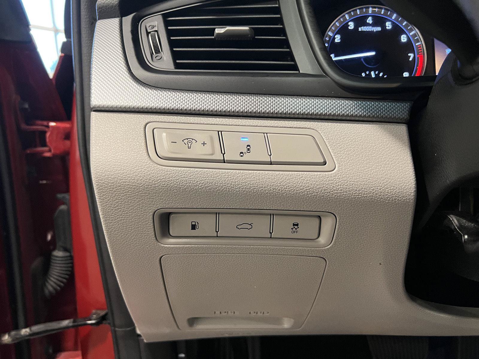 Used 2018 Hyundai Sonata SE FWD image 17