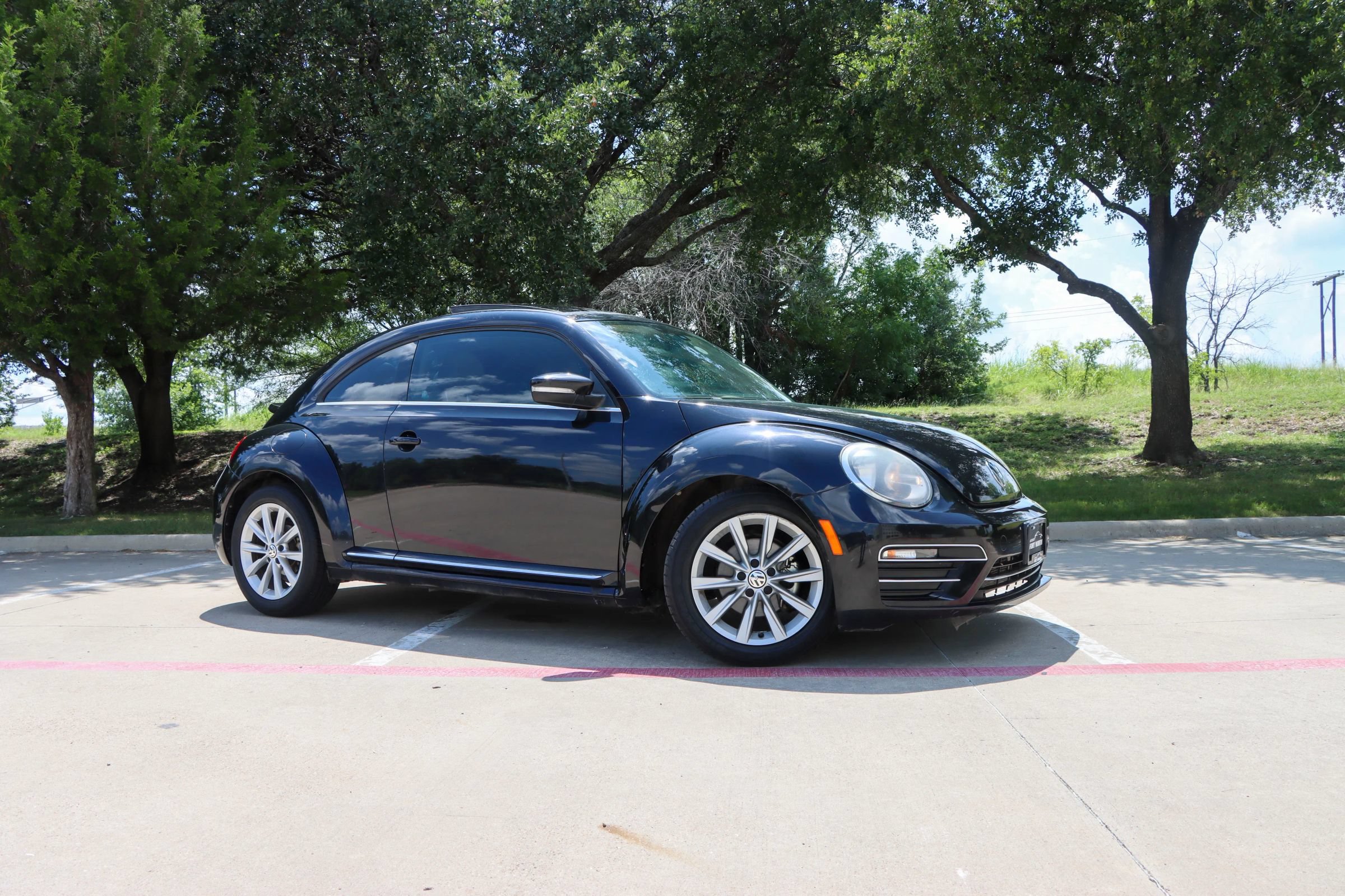Used 2018 Volkswagen Beetle 2.0T SE
