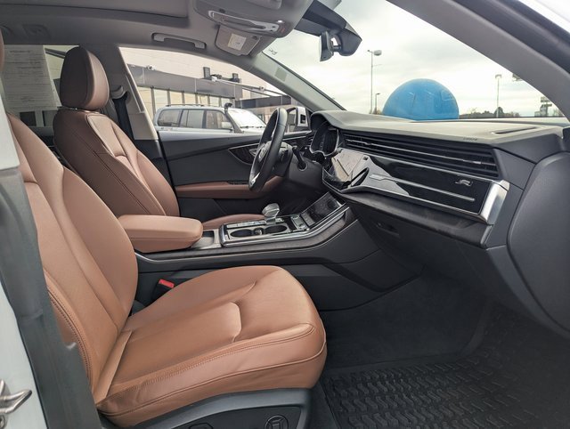 Used 2022 Audi Q8 Premium Plus w/ Premium Plus Package image 33