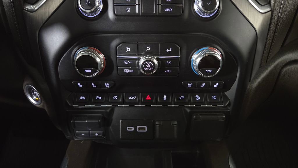 Used 2020 GMC Sierra 1500 Denali w/ Denali Ultimate Package AWD/4WD image 23