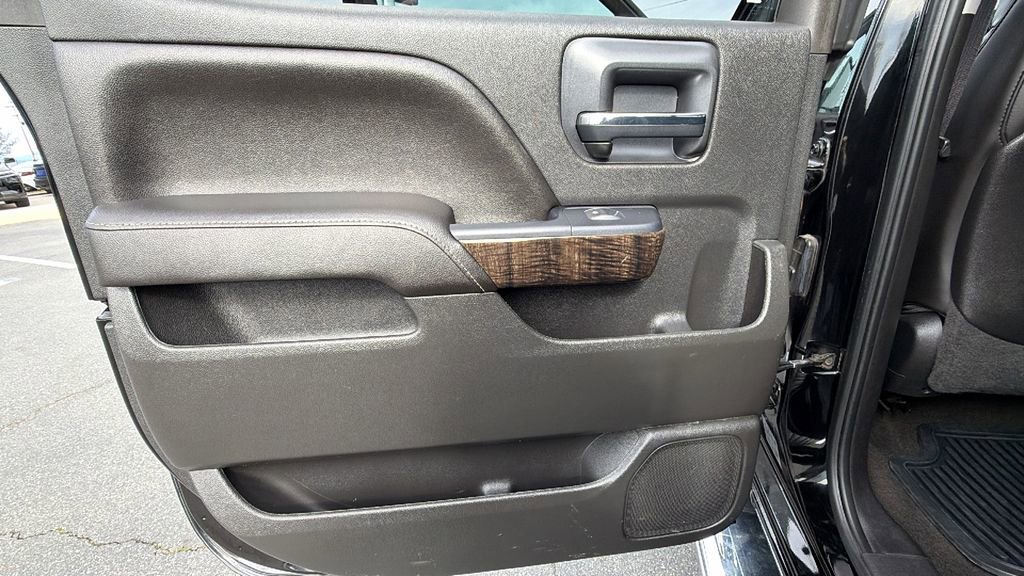 Used 2015 GMC Sierra 2500 Denali w/ Suspension Package, Off-Road image 15