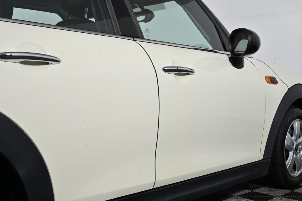 Used 2017 MINI Cooper 4-Door Hardtop FWD image 12