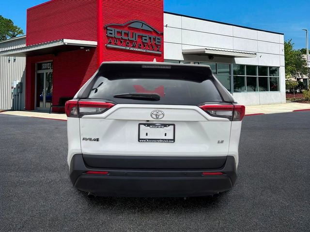 Used 2019 Toyota RAV4 LE image 4