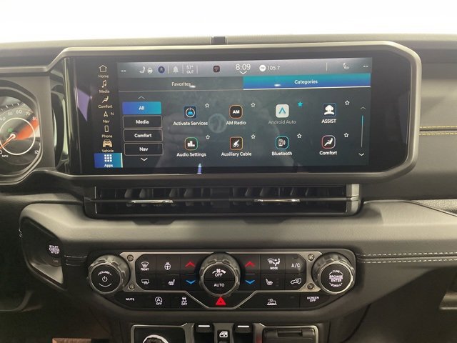 New 2025 Jeep Wrangler Sahara w/ Technology Group image 21