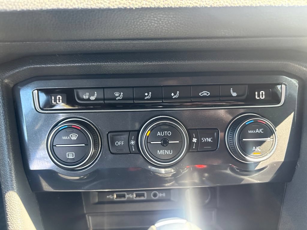 Used 2020 Volkswagen Tiguan SEL Premium R-Line w/ 3rd Row Seat Package AWD/4WD image 14