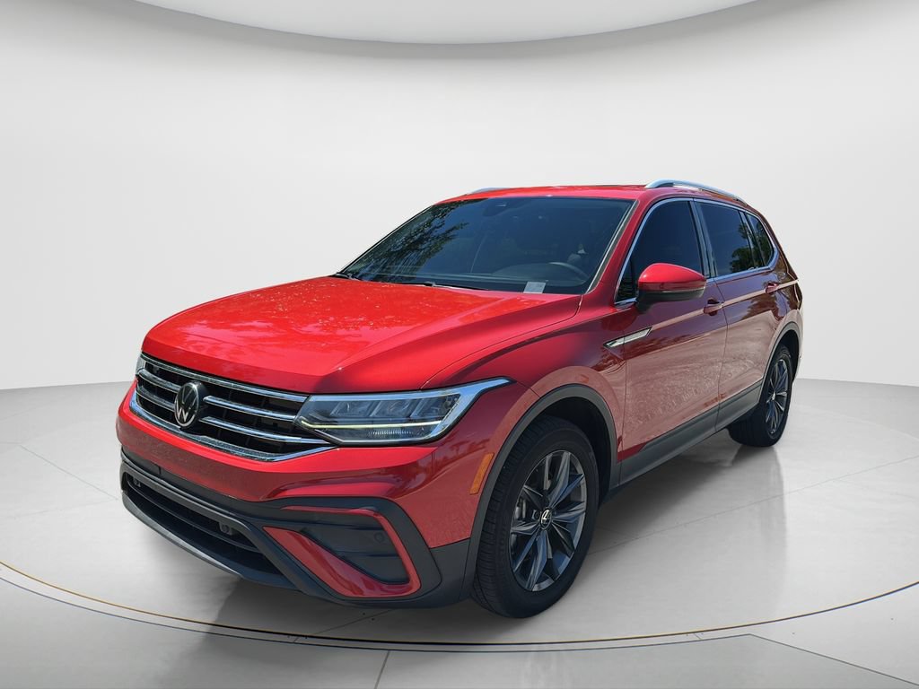 Certified 2022 Volkswagen Tiguan SE FWD image 1