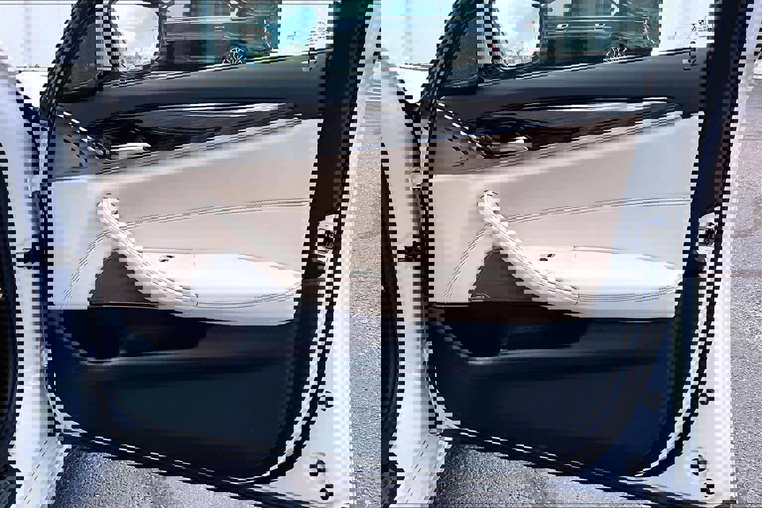 Used 2022 BMW 540i w/ Premium Package image 24