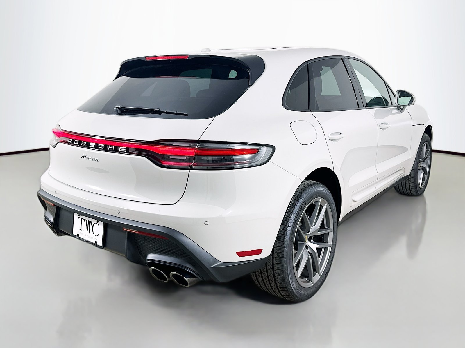 New 2026 Porsche Macan AWD/4WD image 5