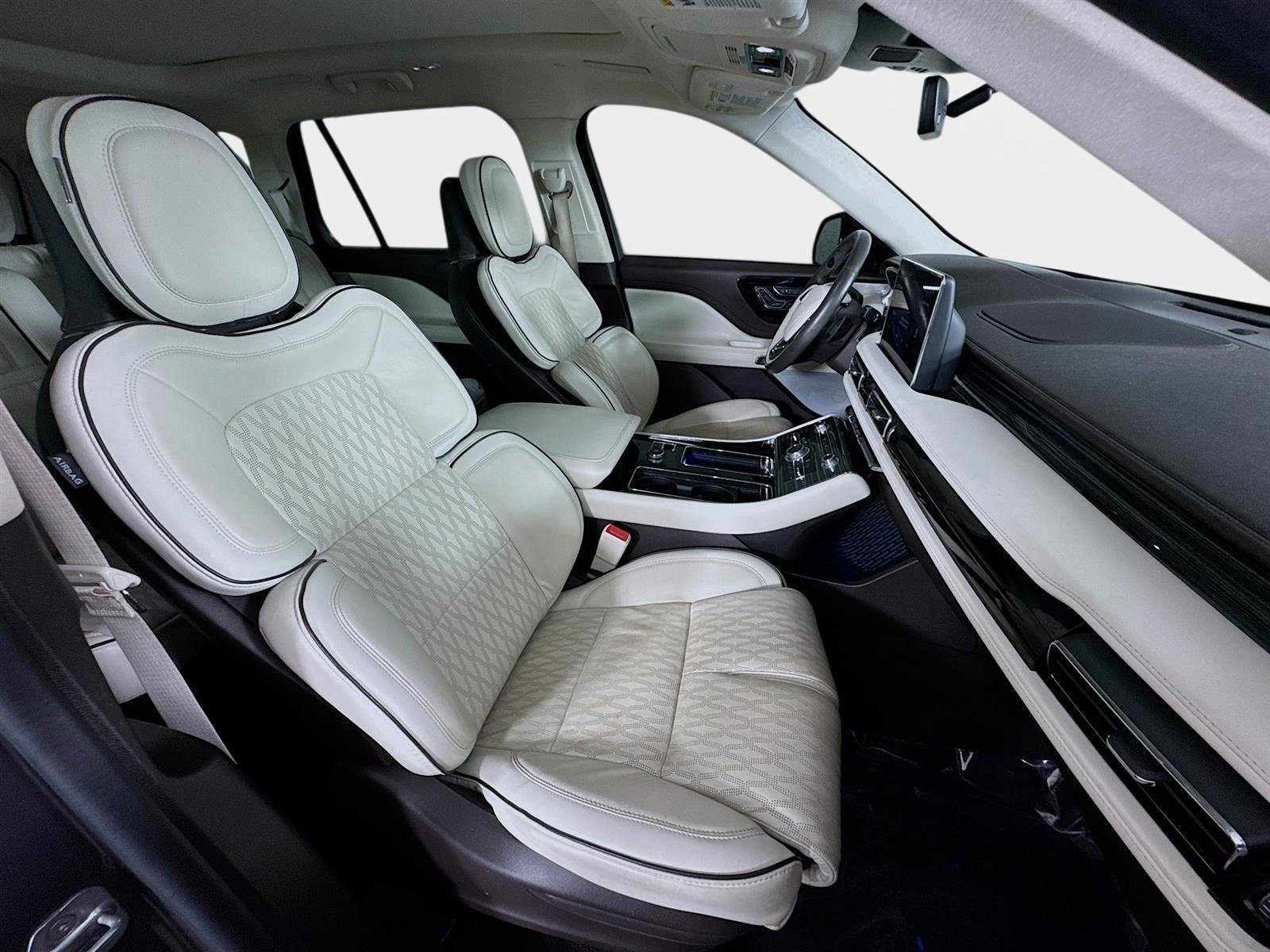 Used 2023 Lincoln Aviator Black Label w/ Dynamic Handling Package image 32