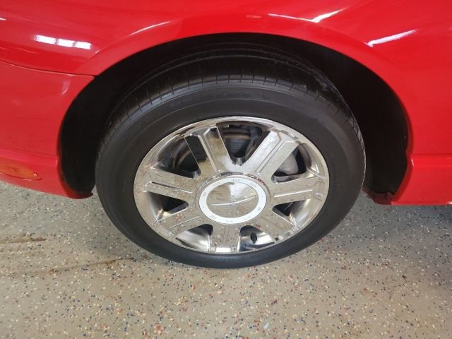 Used 2005 Ford Thunderbird image 15