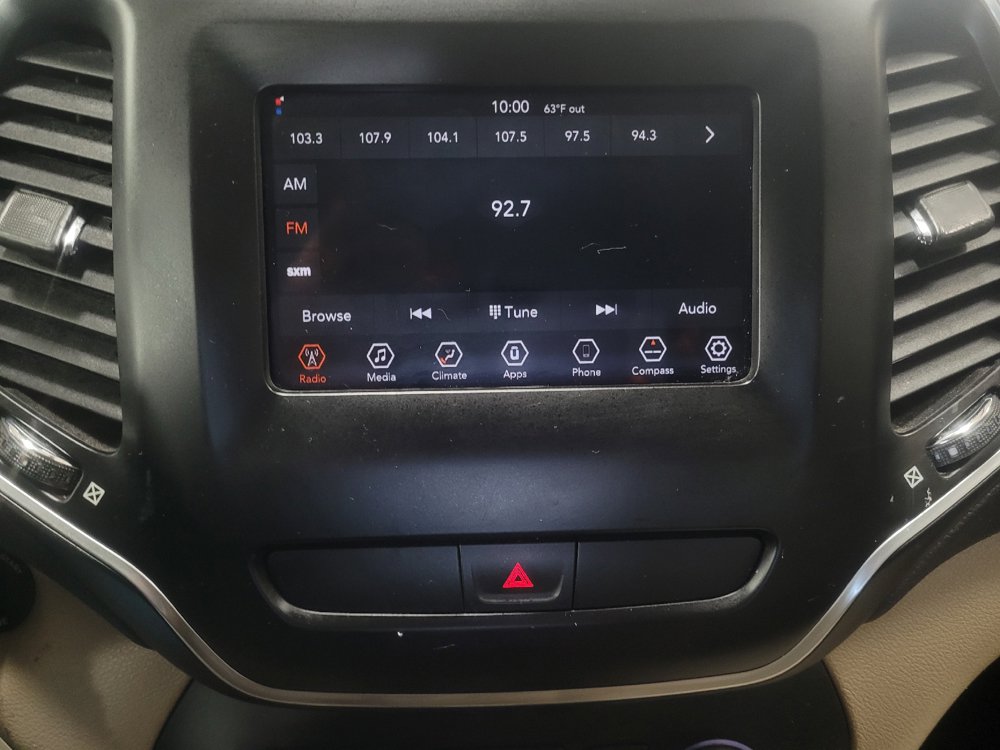 Used 2019 Jeep Cherokee Latitude w/ Popular Appearance Group FWD image 25