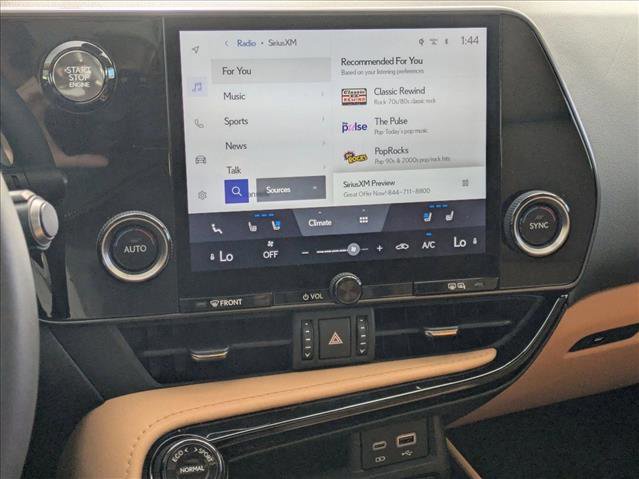 Used 2025 Lexus NX 250 FWD w/ Towing Package (2000 Lbs) image 13