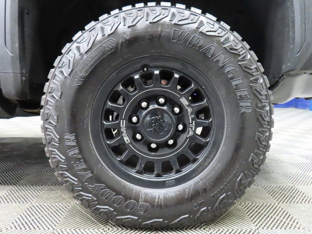 Used 2025 GMC Sierra 2500 AT4X w/ AT4X AEV Edition image 8