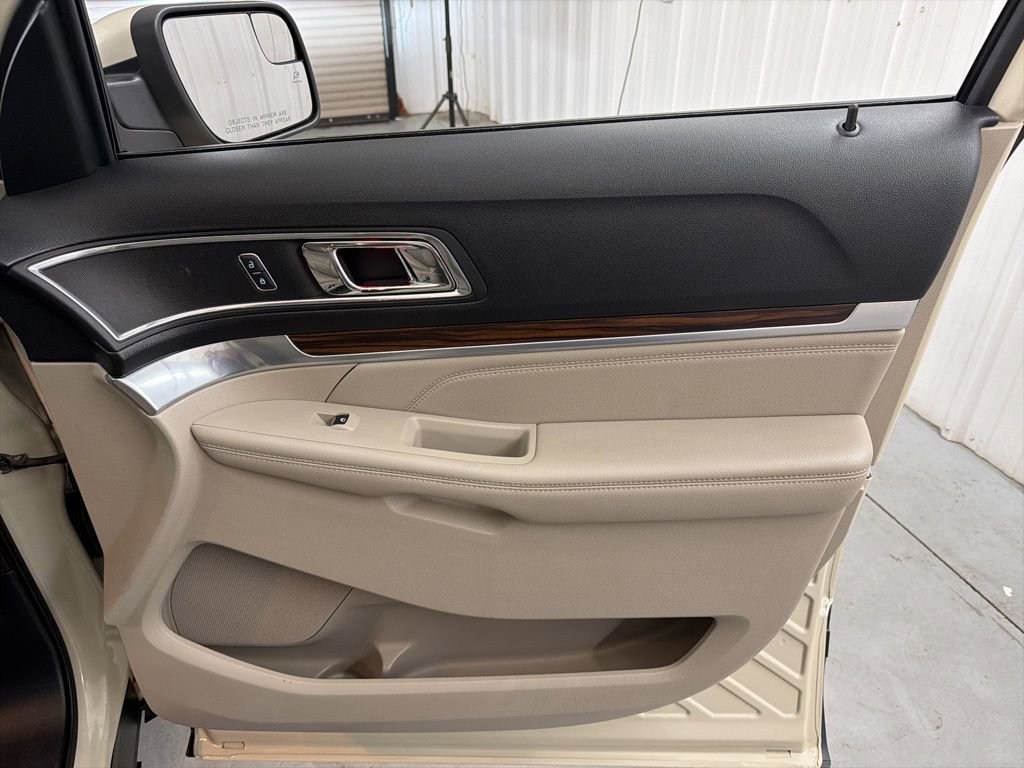 Used 2018 Ford Explorer Limited image 23