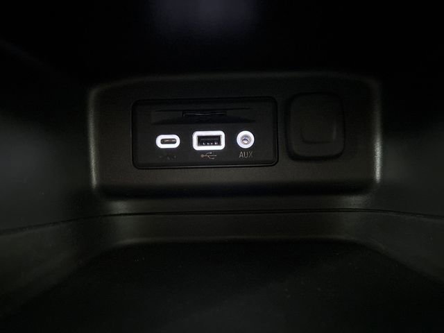 Used 2023 Chevrolet Equinox LT image 52