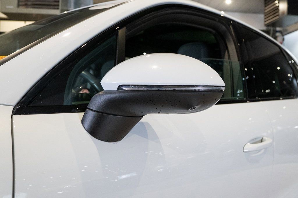 Certified 2023 Porsche Cayenne Platinum Edition image 12