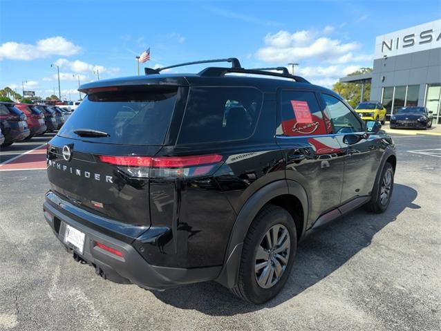 Certified 2025 Nissan Pathfinder SV w/ SV Premium Package image 5