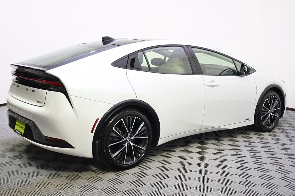 Used 2024 Toyota Prius XLE image 7