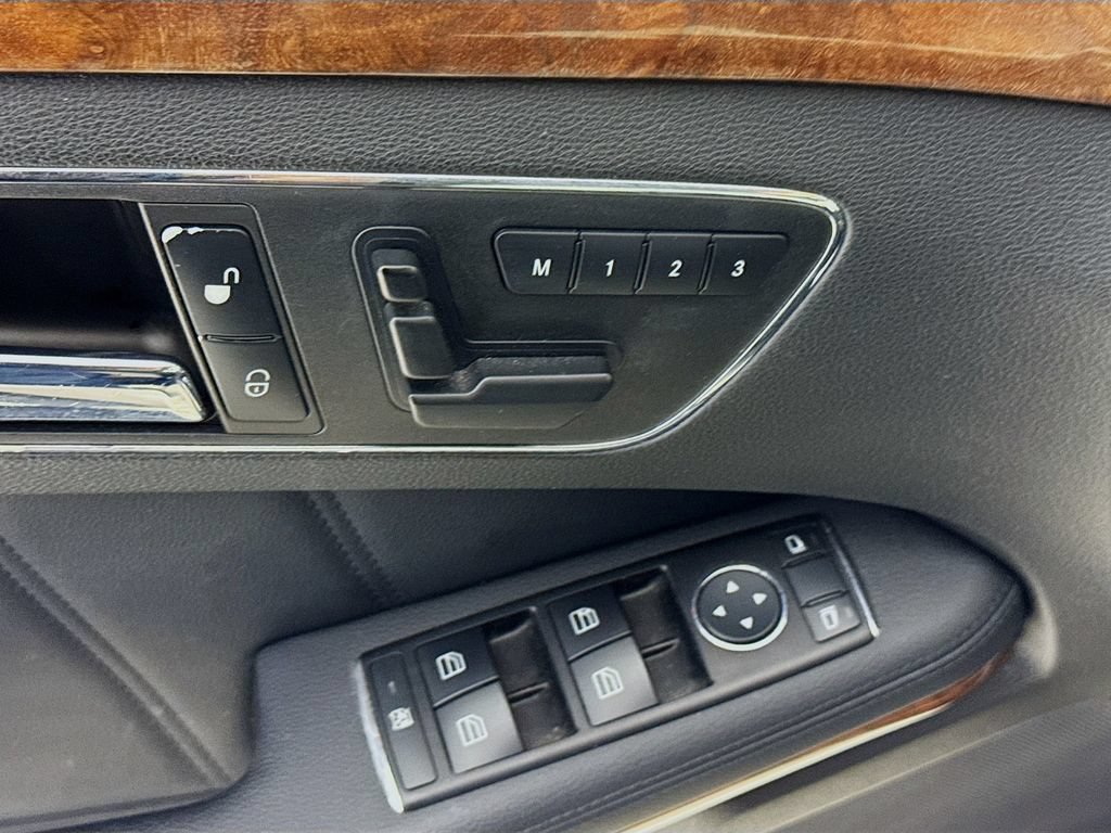 Used 2010 Mercedes-Benz E 350 Sedan image 21