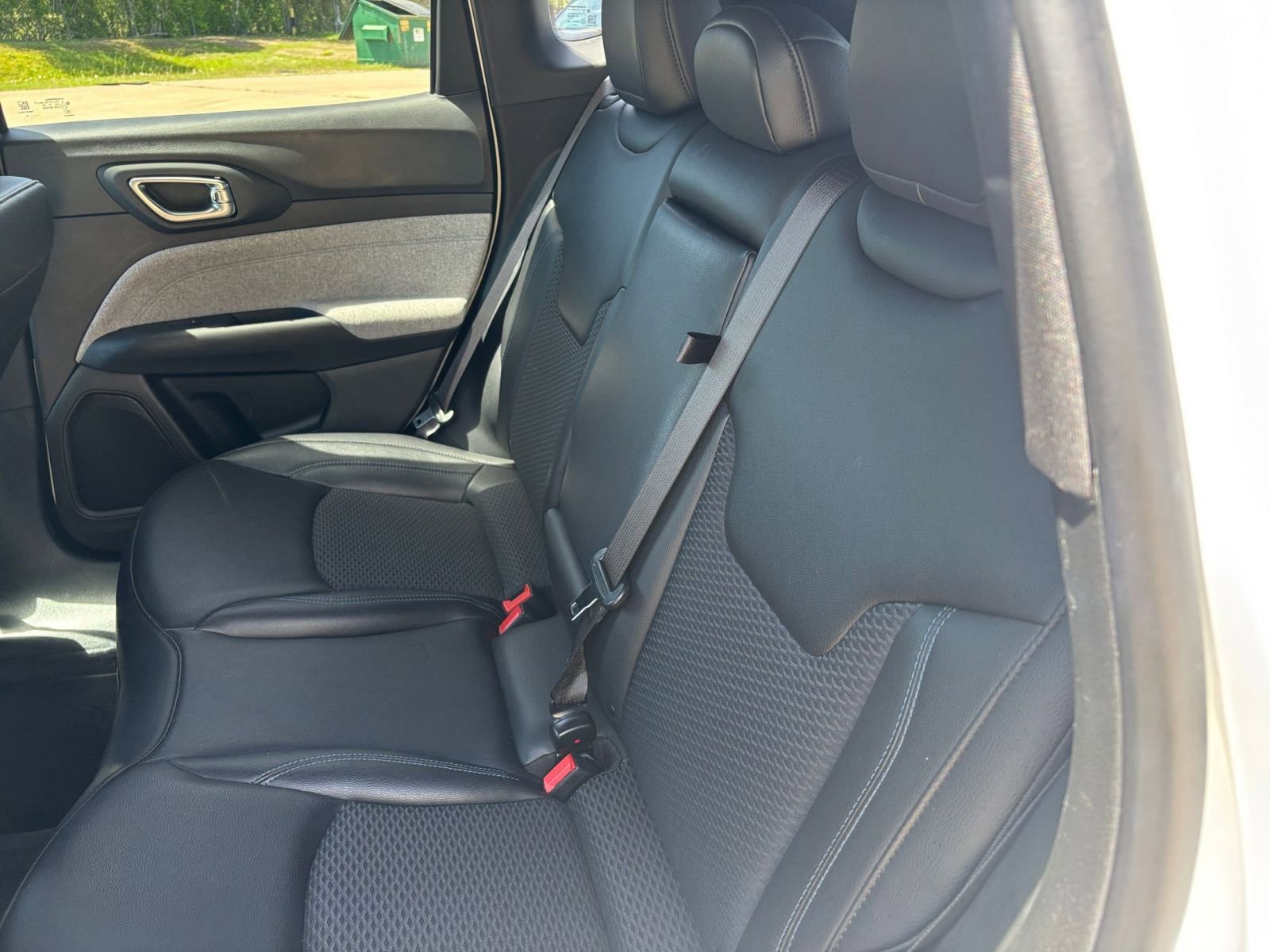 Used 2025 Jeep Compass Latitude image 24