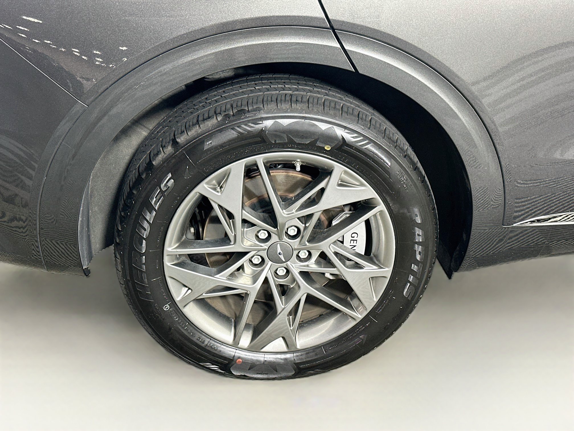 Used 2025 Genesis GV70 2.5T AWD/4WD image 11