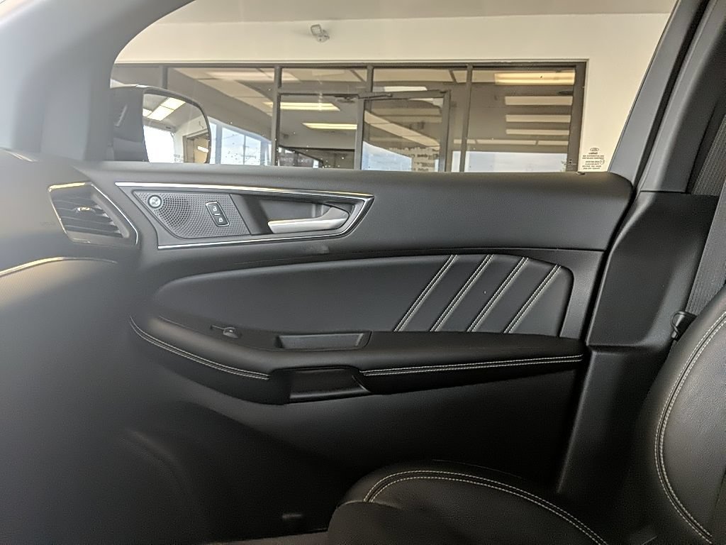 Used 2021 Ford Edge ST w/ Equipment Group 401A AWD/4WD image 26