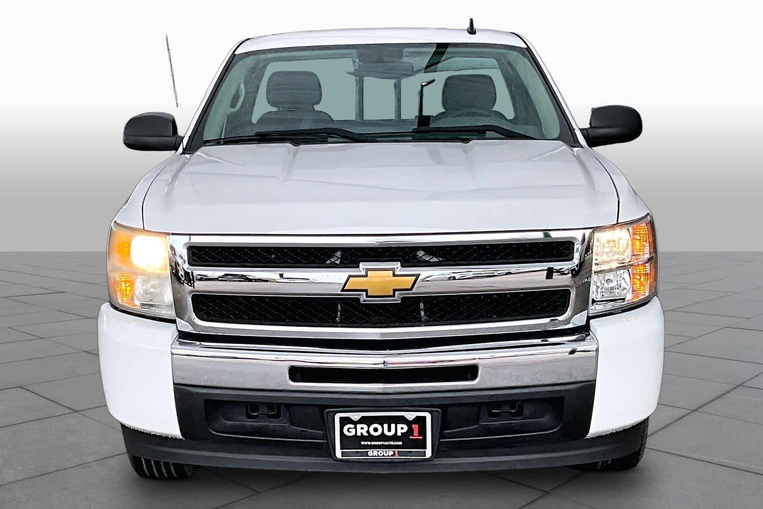 Used 2011 Chevrolet Silverado 1500 W/T w/ LS Package RWD image 3