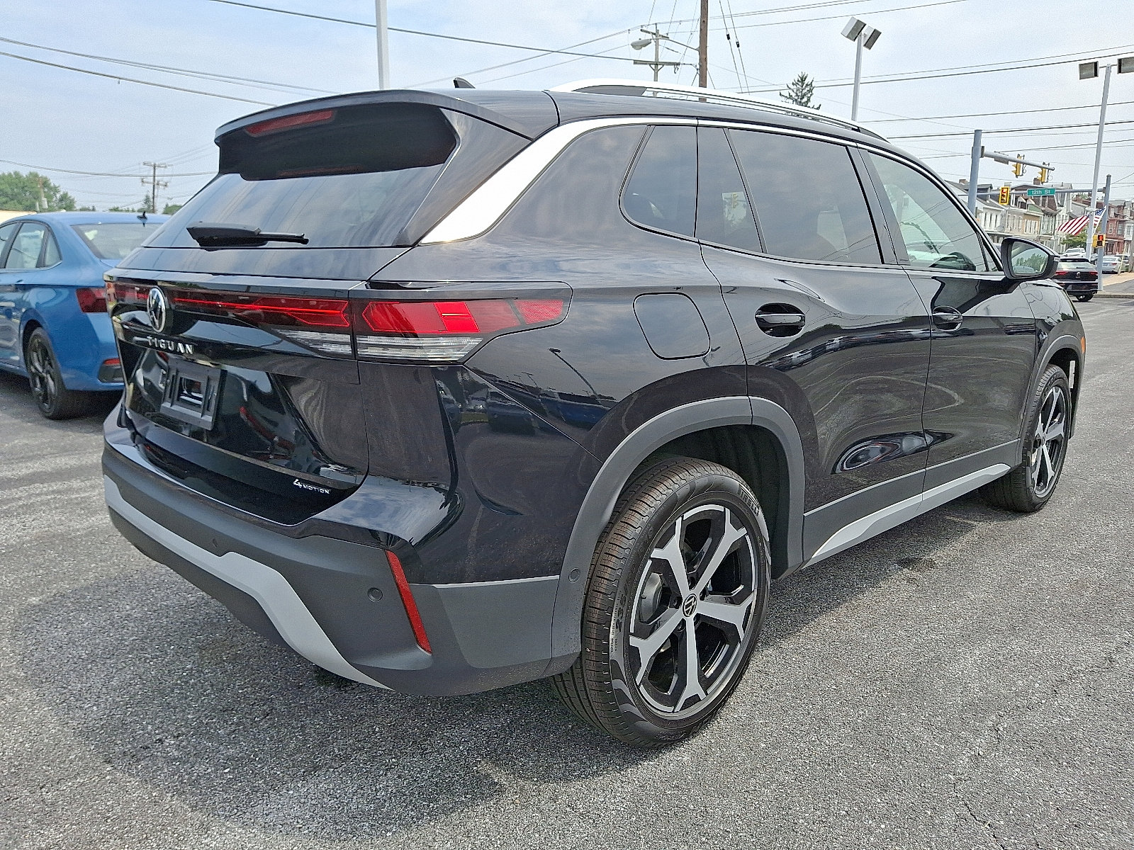 New 2025 Volkswagen Tiguan SE image 5