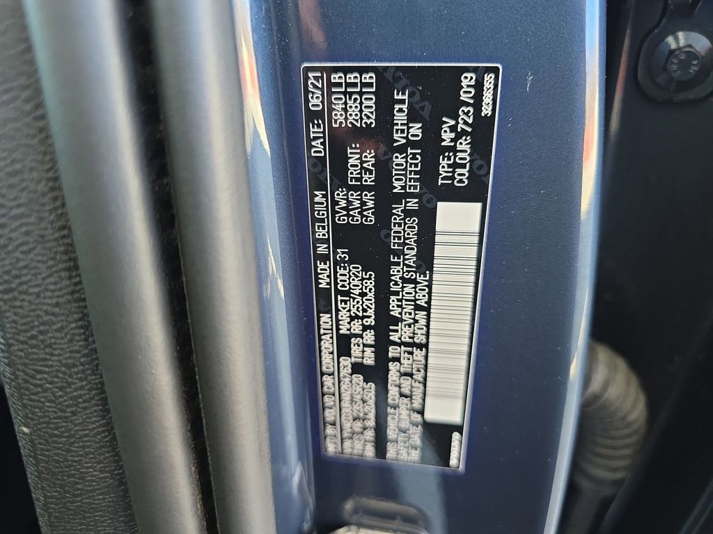 Used 2022 Volvo XC40 P8 Recharge Plus image 34