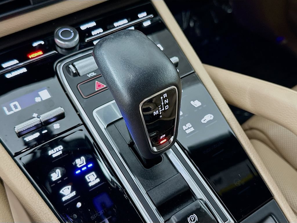 Certified 2023 Porsche Cayenne Platinum Edition AWD/4WD image 18