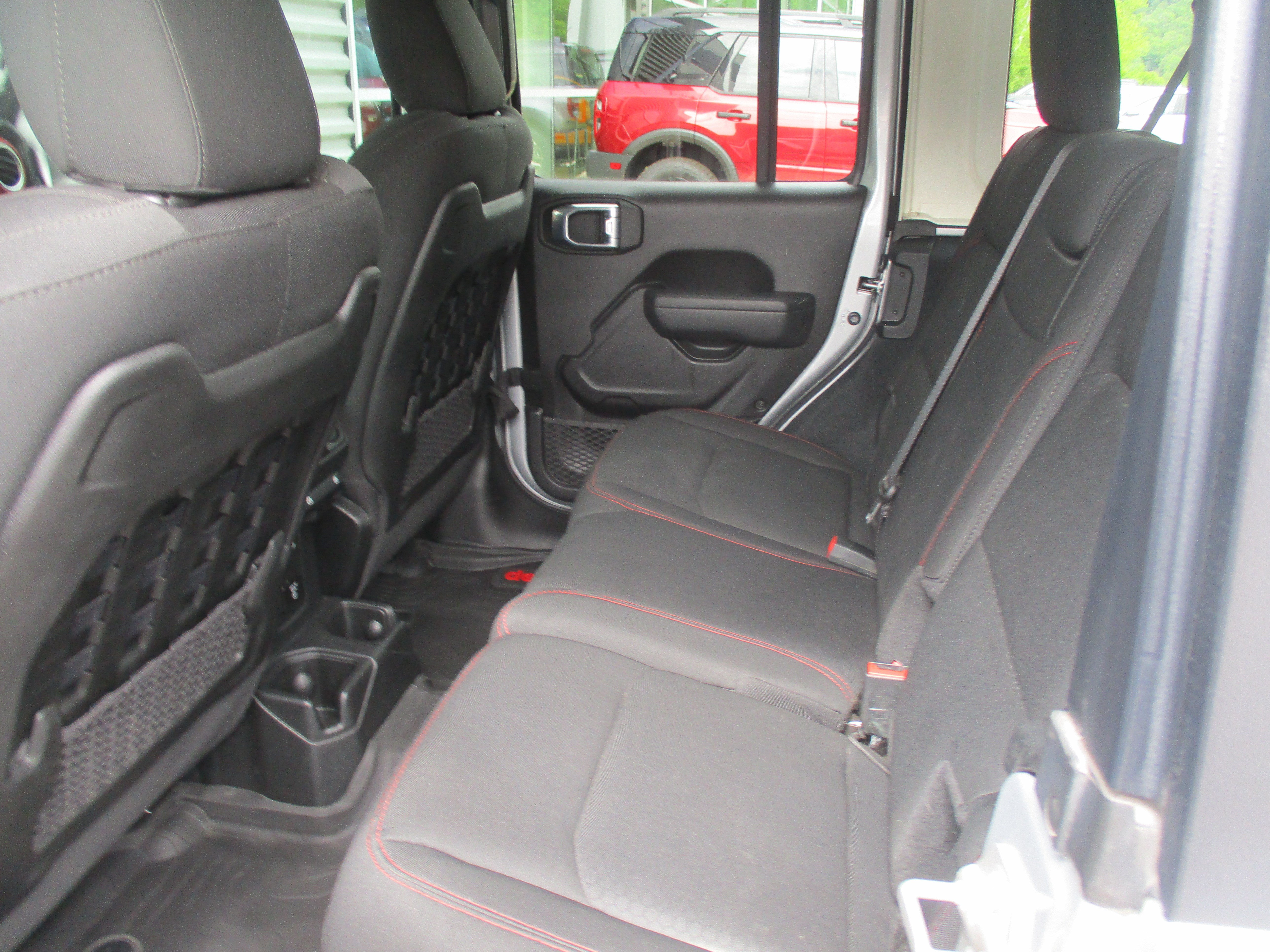 Used 2022 Jeep Wrangler Unlimited Rubicon AWD/4WD image 12