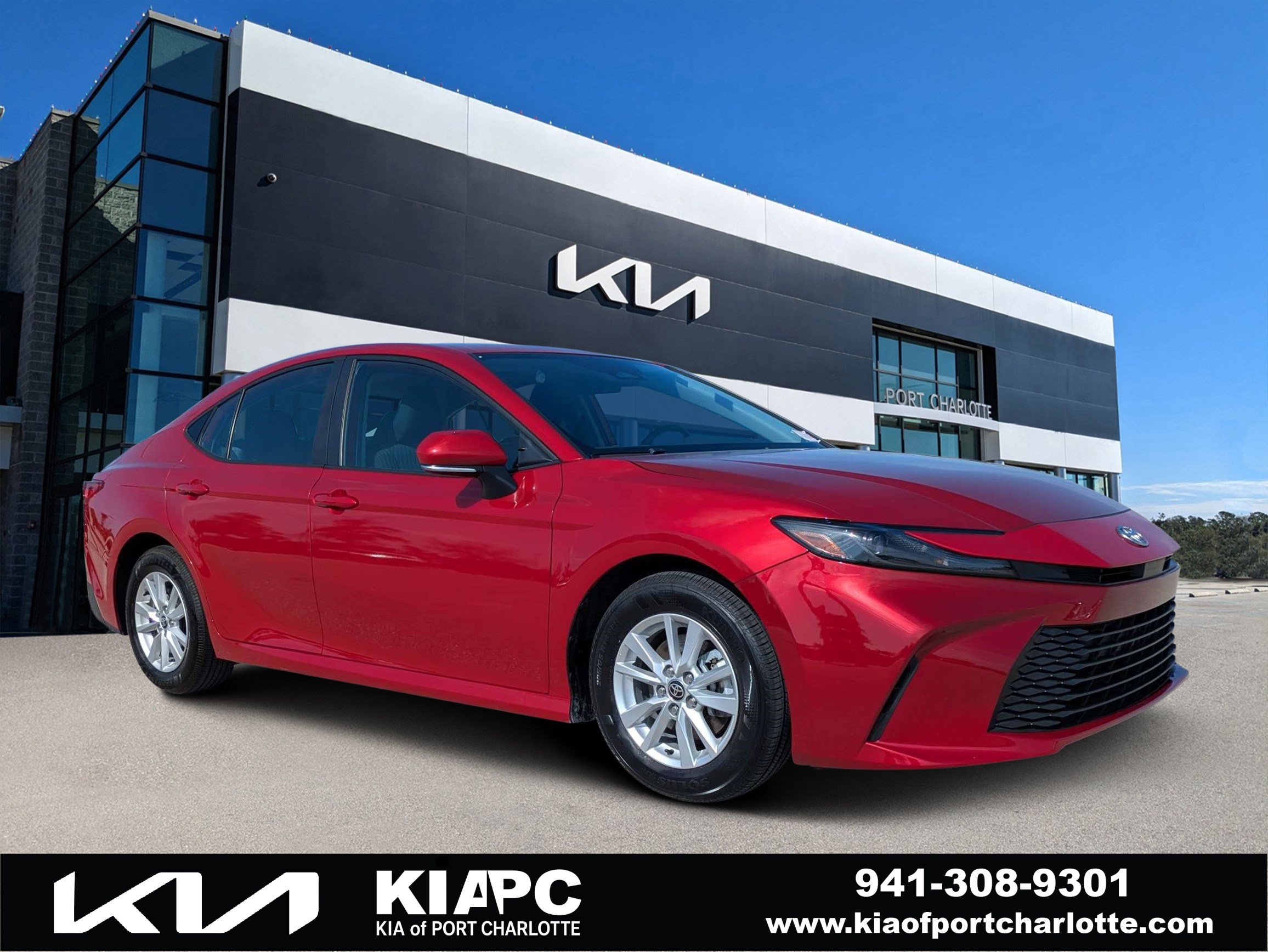 Used 2025 Toyota Camry LE FWD video 1